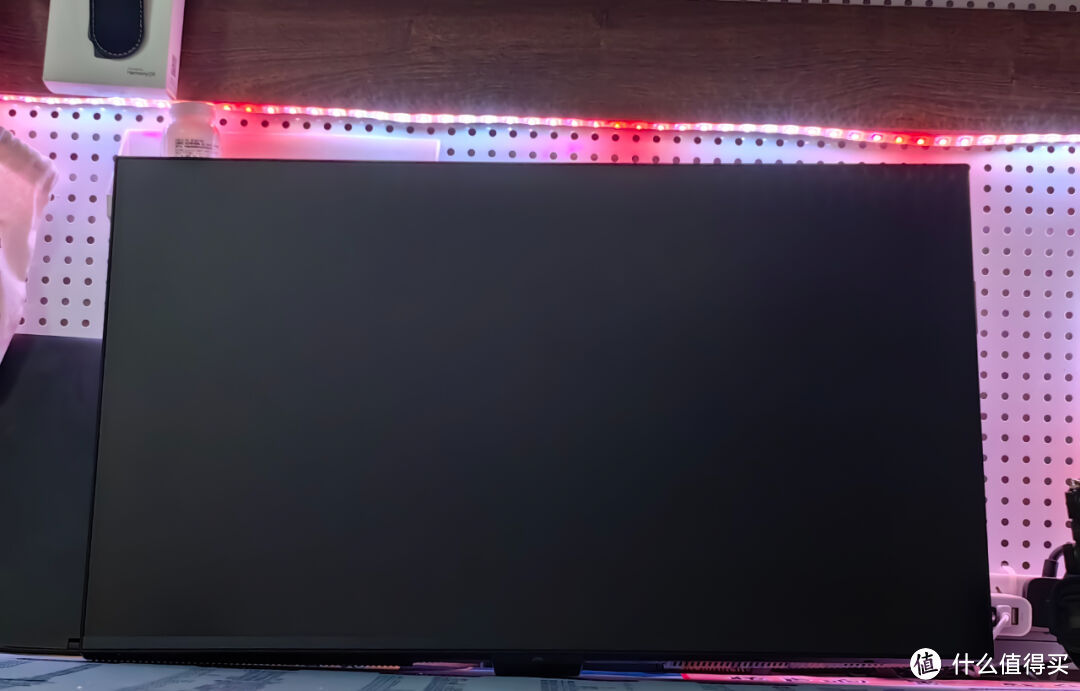 电视品牌入局显示器，MiniLED+4K@160Hz，堆料的雷鸟U8值不值得买