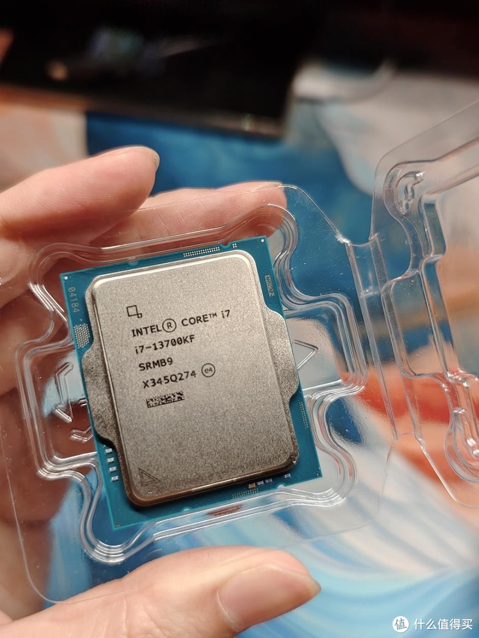 硬核DIYer日志 篇一百一十七：2024年依旧能打：Intel i7-13700KF + 七彩虹RTX 4070 Ti装机体验