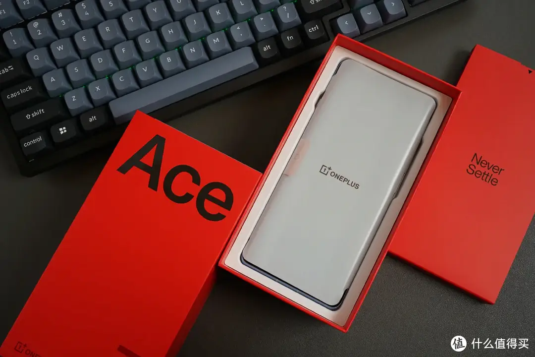 二狗聊数码 篇一百六十二：中端手机新标杆，一加 Ace3初体验