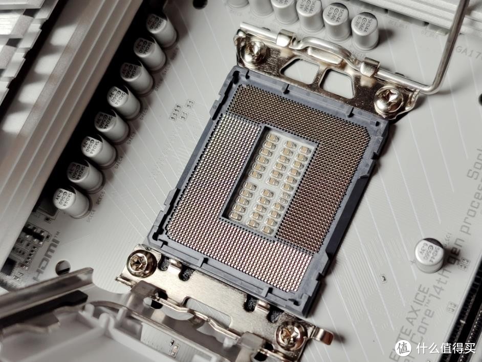 硬核DIYer日志 篇一百一十七：2024年依旧能打：Intel i7-13700KF + 七彩虹RTX 4070 Ti装机体验
