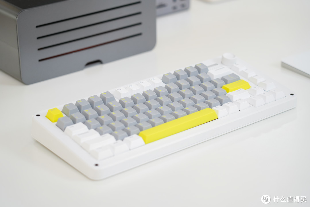 客制化的精致与自由：IQUNIX ZONEX 75三模键盘