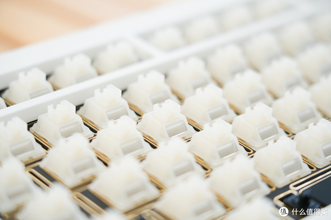 客制化的精致与自由：IQUNIX ZONEX 75三模键盘