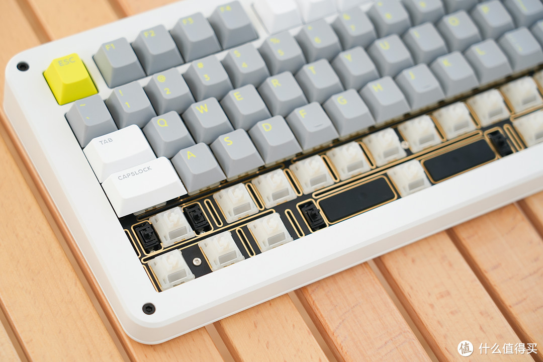 客制化的精致与自由：IQUNIX ZONEX 75三模键盘