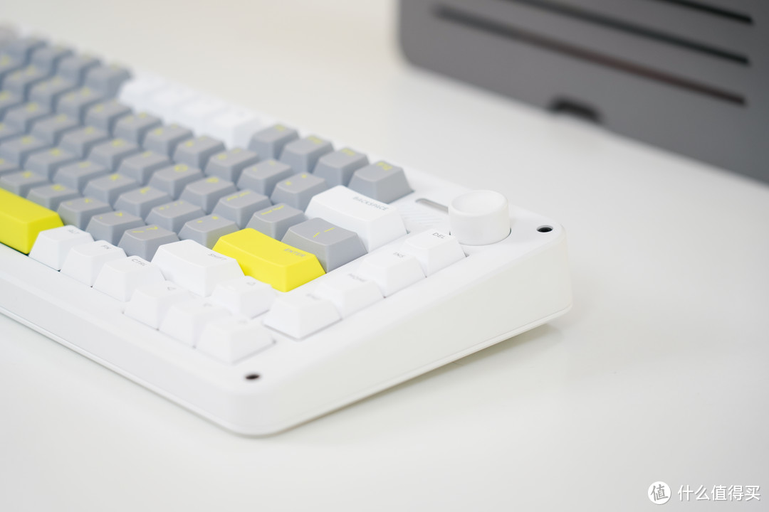 客制化的精致与自由：IQUNIX ZONEX 75三模键盘