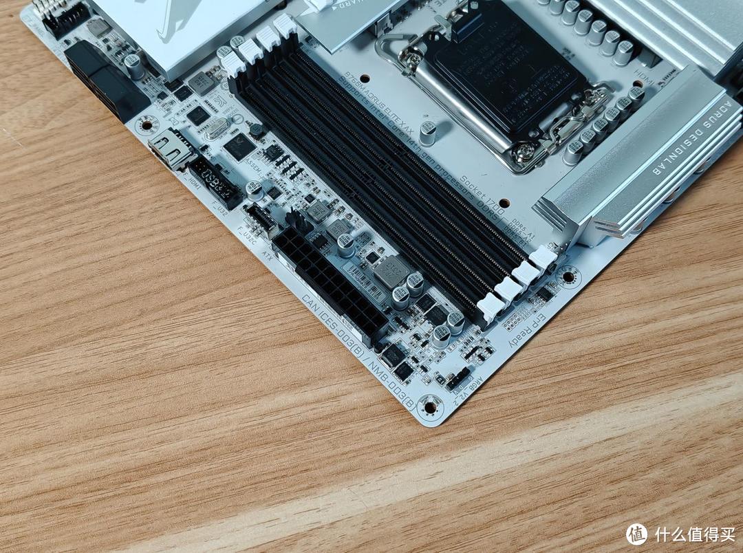 手提迷你主机玩4K游戏，内存还能超频8000MHz？