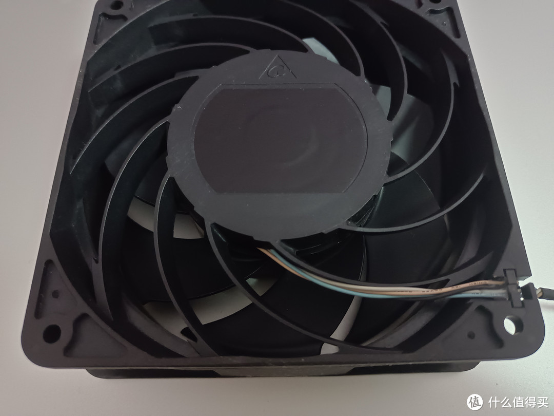 台达AFB1212HE-00，巨型电机！出乎意料的表现，不错的性价比，台达12038风扇12CM厘米风扇拆解赏析测评