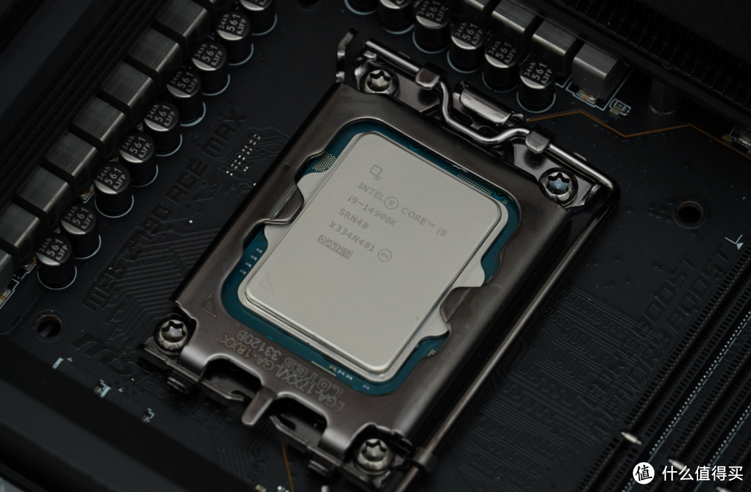 黄昏鼓捣数码 篇三百三十九：家境贫寒 intel i9-14900K+微星 Z790 ACE MAX装个黑色海景房吧