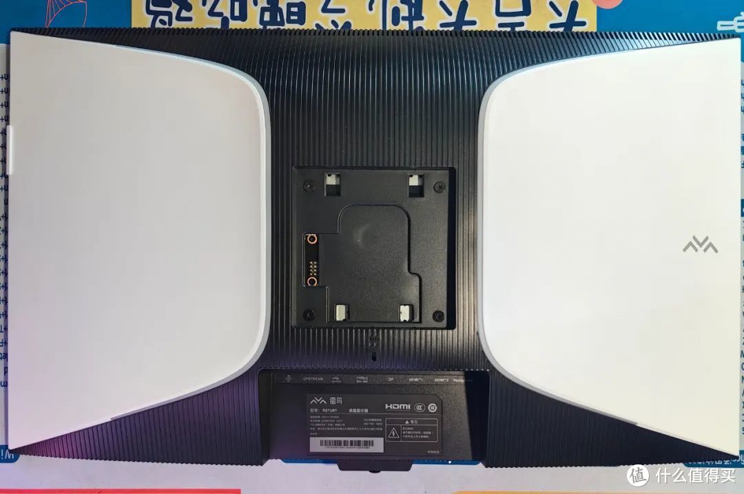 电视品牌入局显示器，MiniLED+4K@160Hz，堆料的雷鸟U8值不值得买