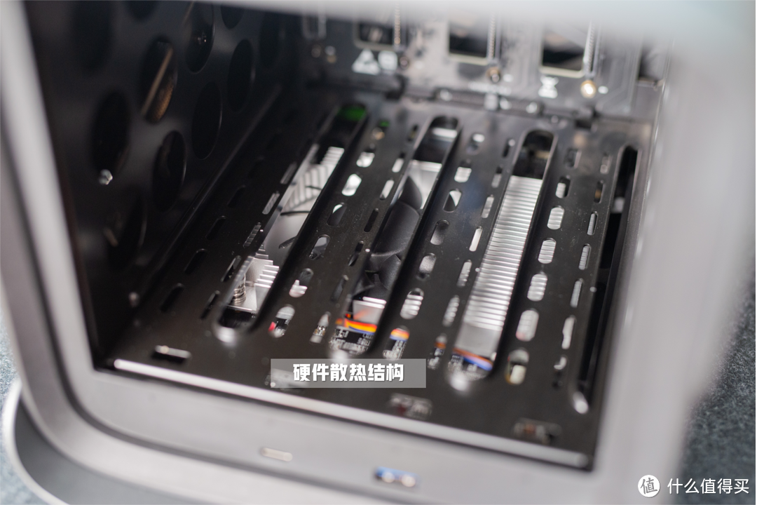 极空间Z4Pro评测体验，全方位解析家庭影音中心的强大功能