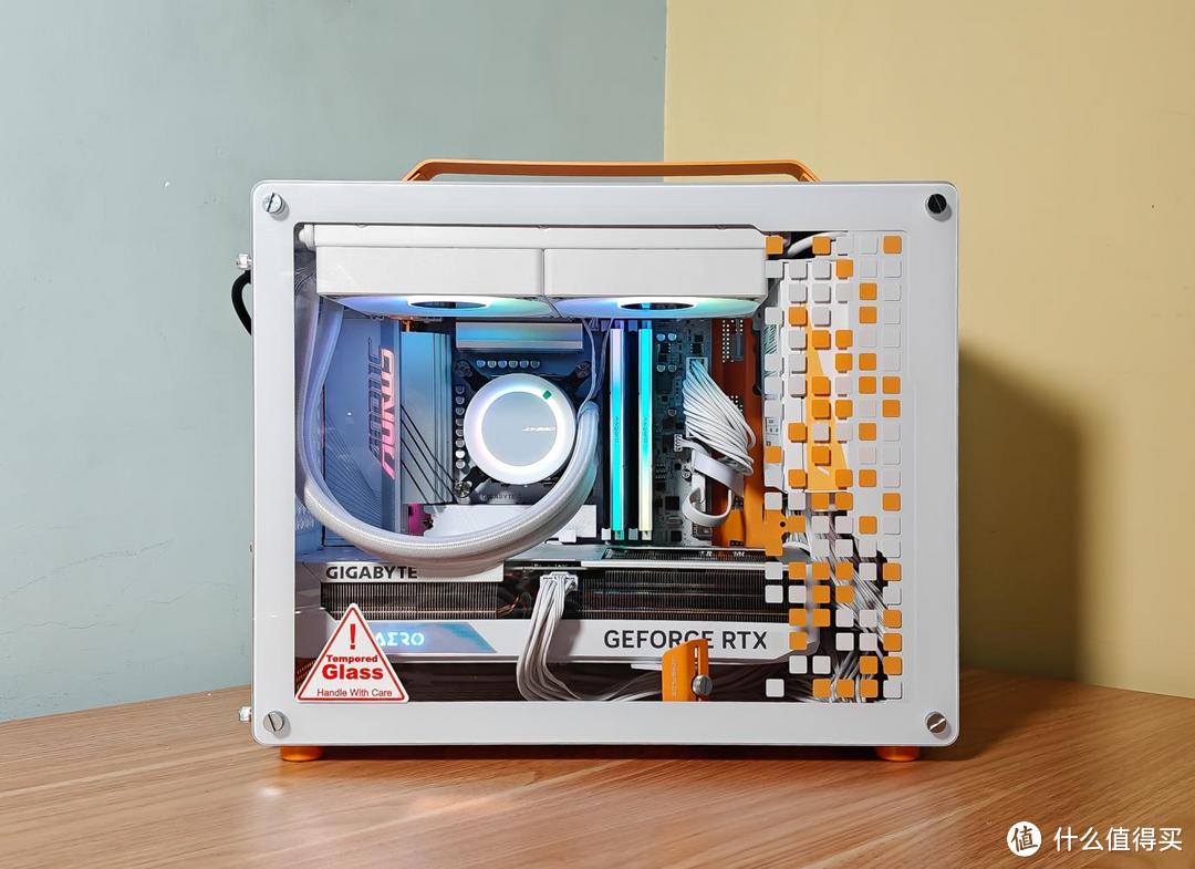 手提迷你主机玩4K游戏，内存还能超频8000MHz？