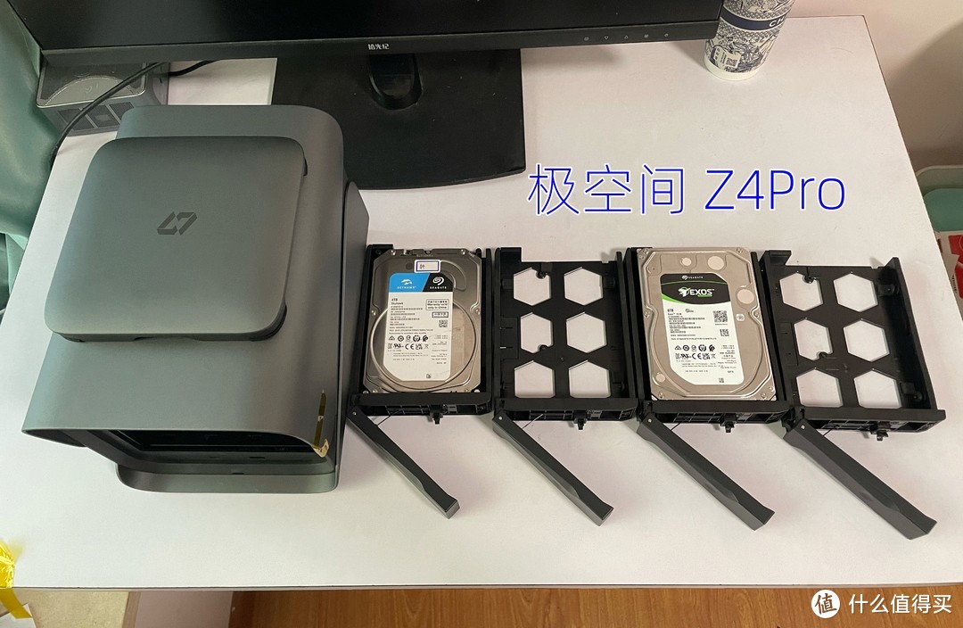 电视 vs 投屏投影 | 5330字的深度对比，极空间 Z4Pro与绿联NAS全面评测