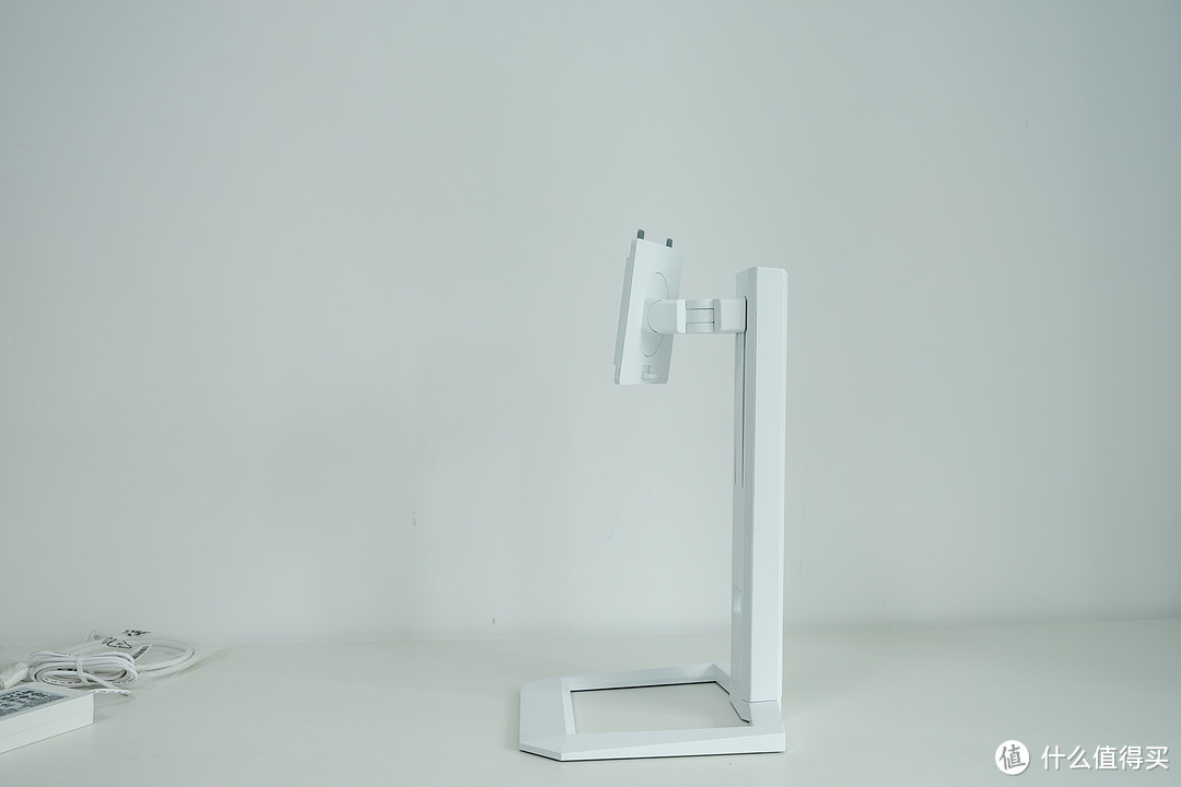 价格亲民的高清4K分区背光 Mini LED 显示器，联合创新27M2U-D值得考虑！