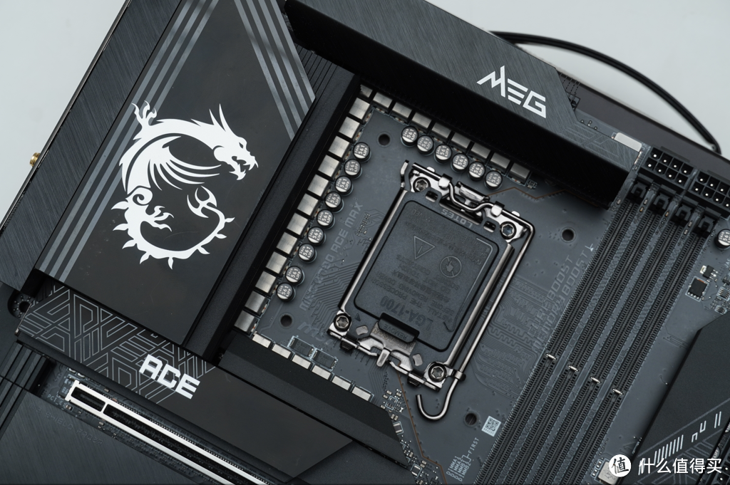 黄昏鼓捣数码 篇三百三十九：家境贫寒 intel i9-14900K+微星 Z790 ACE MAX装个黑色海景房吧