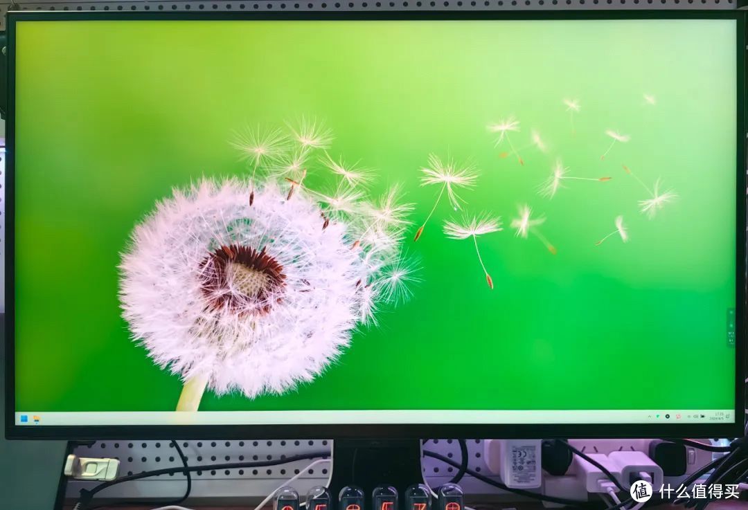 电视品牌入局显示器，MiniLED+4K@160Hz，堆料的雷鸟U8值不值得买