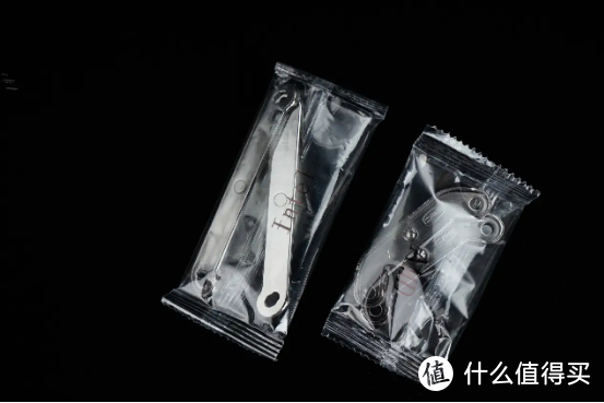 超频三RZ820与阿萨辛4在PC硬件上的对比，一款评测