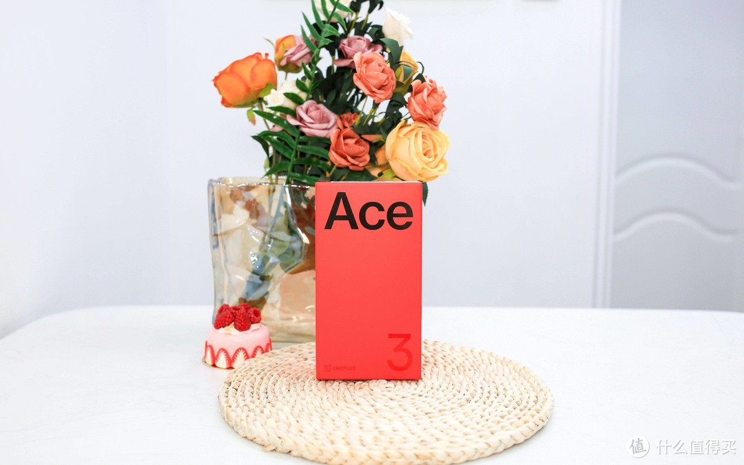 『纵笔手机评测』 篇十六：全面进化！一加 Ace 3 深度解析：超强性能与顶尖配置，重塑旗舰智能手机体验的新高度