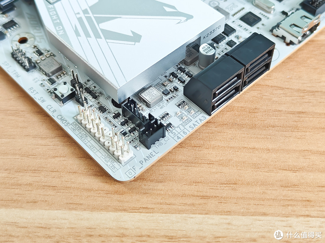 轻松超频 8000MHz! 技嘉 B760M 冰雕X主板实测：性价比之选
