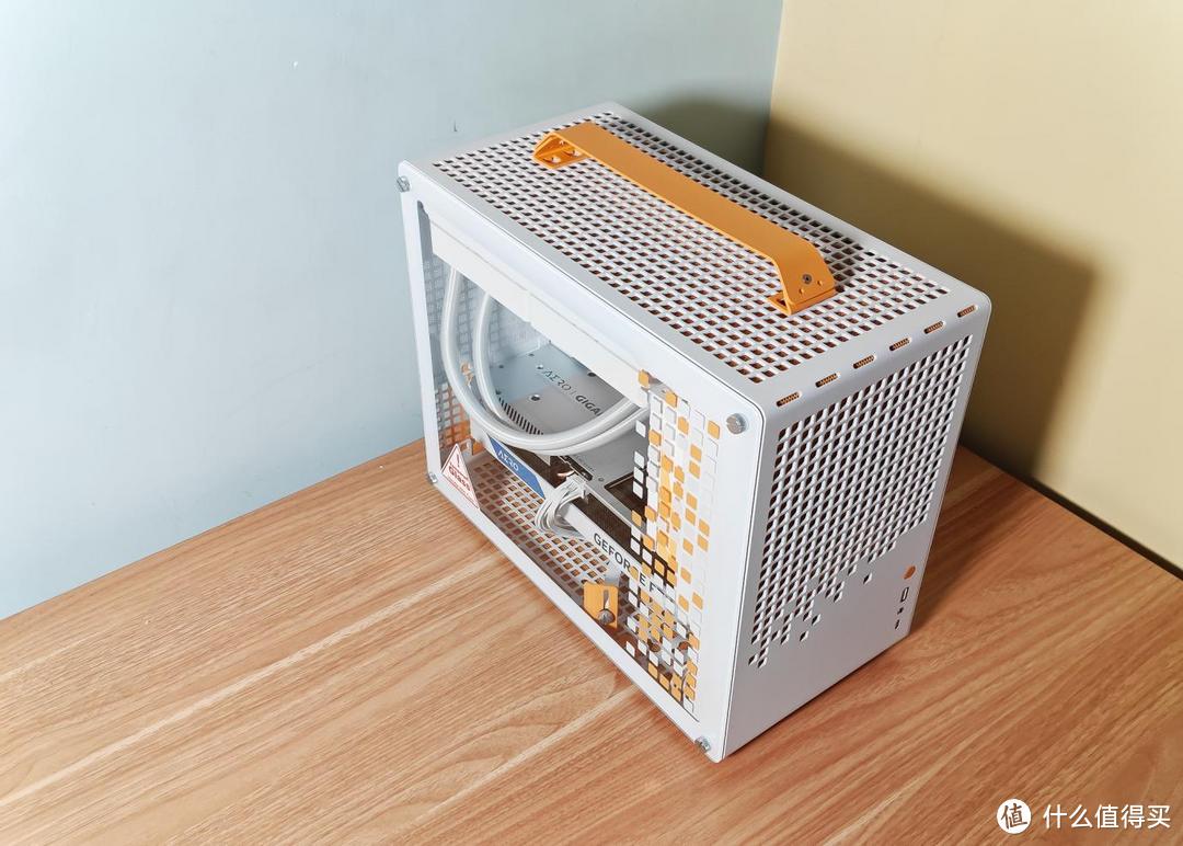 手提迷你主机玩4K游戏，内存还能超频8000MHz？