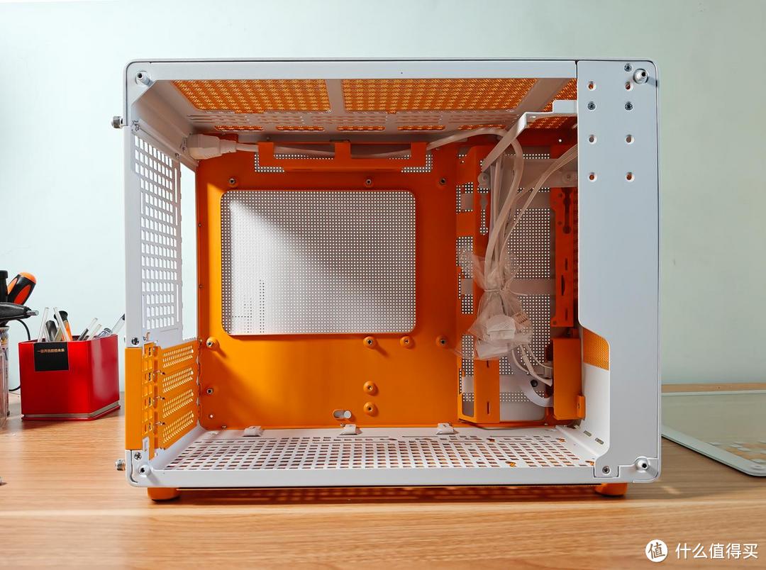 手提迷你主机玩4K游戏，内存还能超频8000MHz？