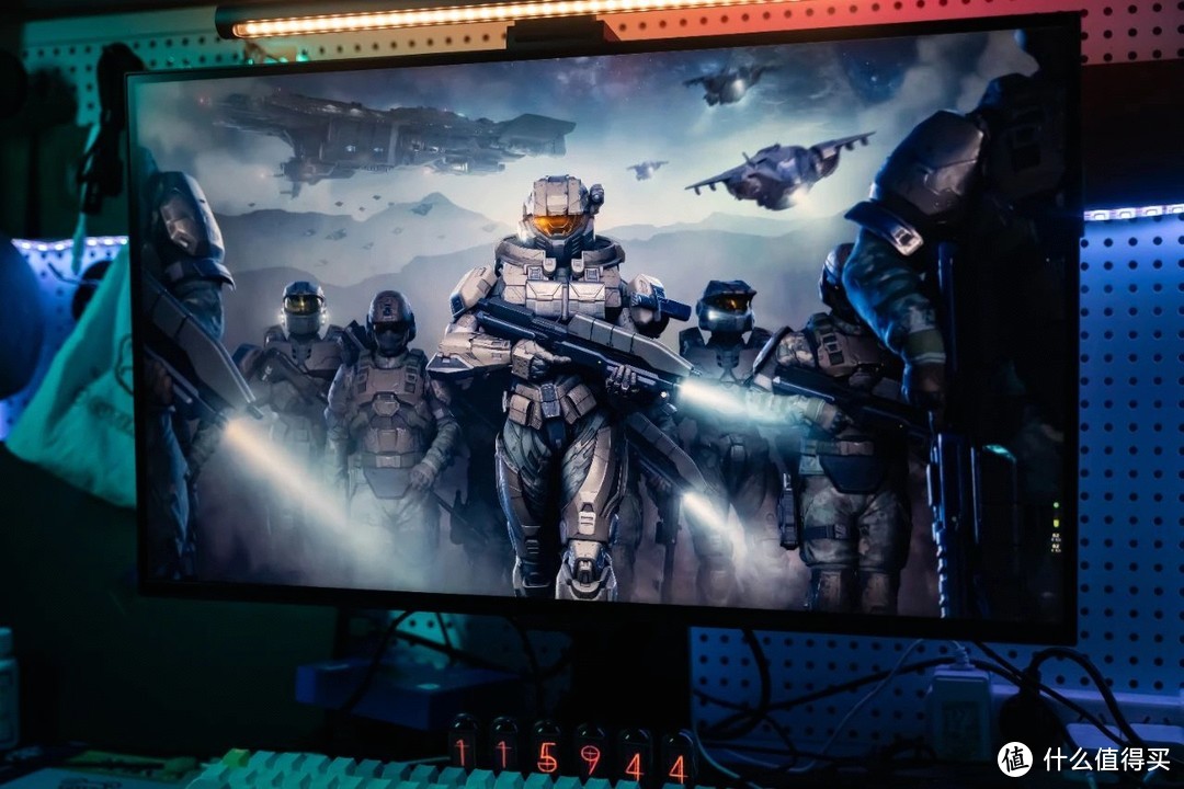 电视品牌入局显示器，MiniLED+4K@160Hz，堆料的雷鸟U8值不值得买