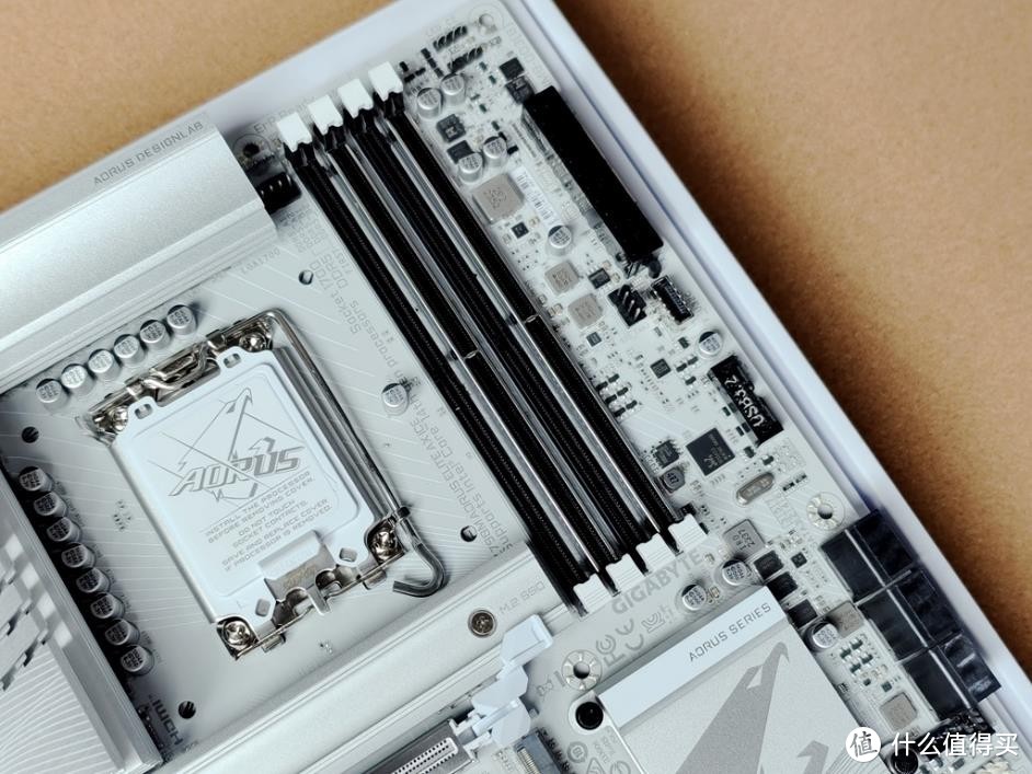 硬核DIYer日志 篇一百一十七：2024年依旧能打：Intel i7-13700KF + 七彩虹RTX 4070 Ti装机体验