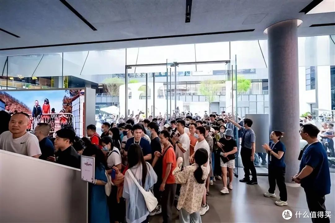 华为Pura 70引爆外媒，这手机还拆不拆？美媒：压力很大