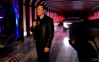 马斯克称Cybertruck扭转刚度强于超跑 但被外媒质疑