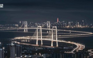百万张嘴齐声赞美，百站仰望U8穿越深中通道，向世界展示中国桥梁实力
