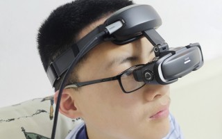 高清大屏触手可及：酷睿视Art悬镜式头显开启全新游戏体验！