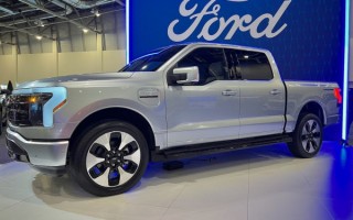 福特削减2024年F-150 Lighting产量 或受特斯拉影响