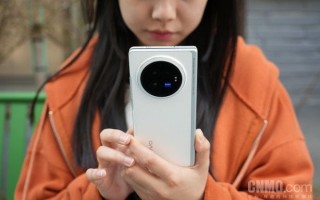 vivo X Fold3，轻薄可折叠屏手机的革新之作