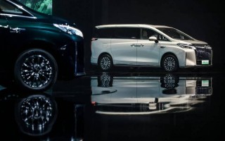 3202 年了，国产 MPV 还没有走出「埃尔法」的阴影