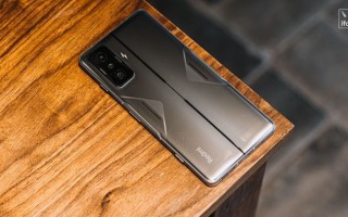Redmi K50 电竞版首发体验：3299 元起售，能否焊上游戏手机的大门？