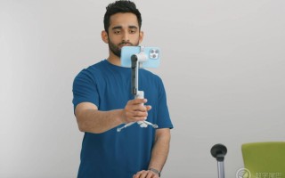 影石Insta360新AI手机稳定器曝光:苹果原生相机可直接调用实现自动跟踪。