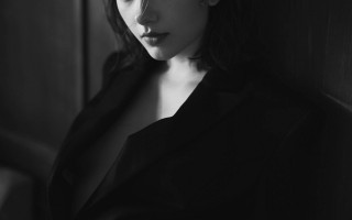 富士中画幅GFX100II，黑白色