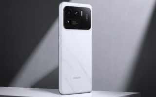 小米 11 Ultra副屏揭秘：竟然是手环同款