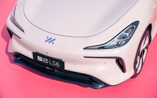 3.48 秒「破百」的纯电 SUV，差点把我送走