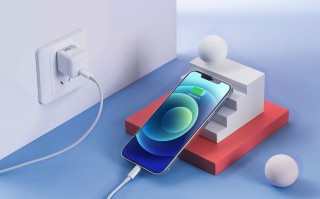 iPhone 12绝配 努比亚发布方糖mini充电器 四色可选/59元