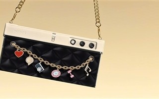 荣耀V Purse今日开售：外折叠屏钱包手机 5999元起