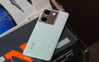 vivo Y100，一款不像千元机的千元机