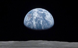 三月八日，全新版三一九见面