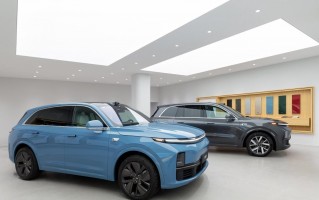 理想：「大模型上车」，年底发50万以上最好电车