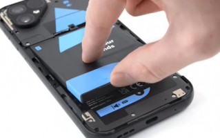 Fairphone 5 斩获 iFixit 满分维修评分，成为手机界的“异类”