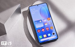 消息称小米 Redmi K80 系列手机屏幕基材升级为 TCL 华星 C9，配备龙晶玻璃