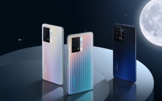 旗舰工艺下放 iQOO Z5后壳设计亮眼