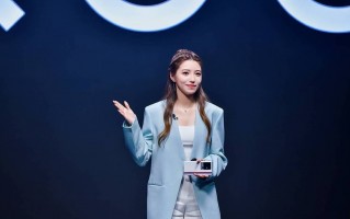 理想发布史上最大更新：「理想老师」能写会画，无人泊车即将推送