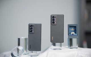 荣耀Magic V2评测：以轻薄驭极致 手机从一部变&ldquo;一片&rdquo;